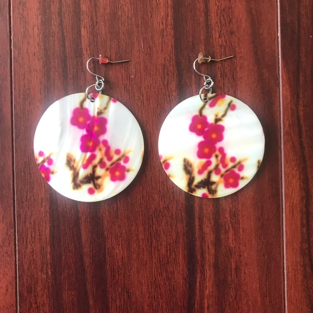 Dangly Shell Earrings🐚